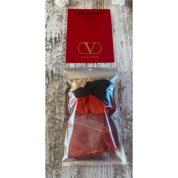 🎉 Host Pick 🎉 Brand new Valentino exclusive bundle - Picture 2 of 7